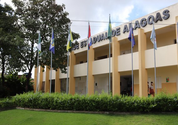 Uneal abre inscrições para Cursos de Especialização com isenção de taxa