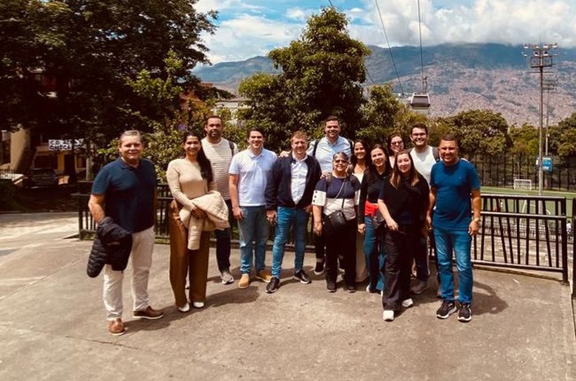 Vereadores visitam Medellín para conhecer soluções que transformaram a cidade