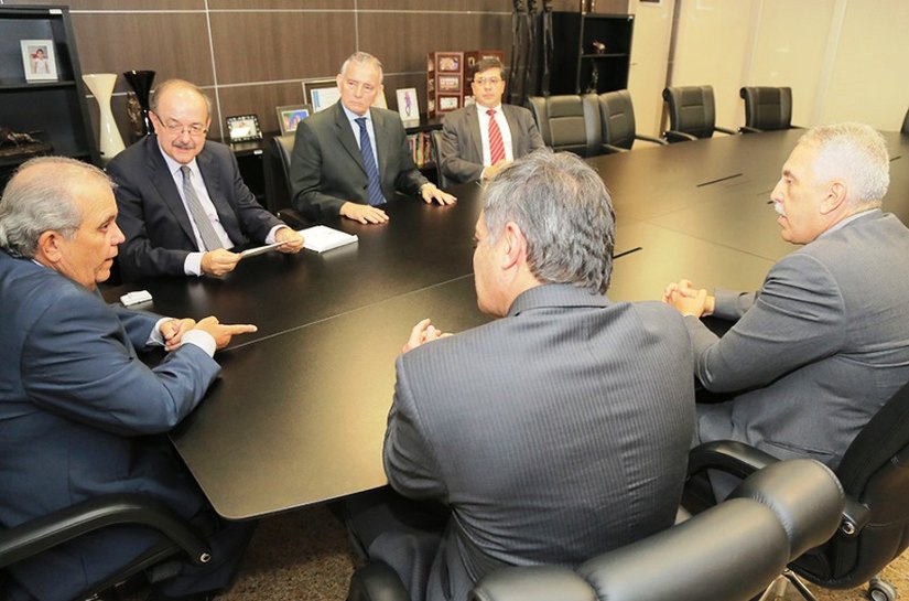 Novos dirigentes do TRF5 visitam Tribunal de Justiça de Alagoas