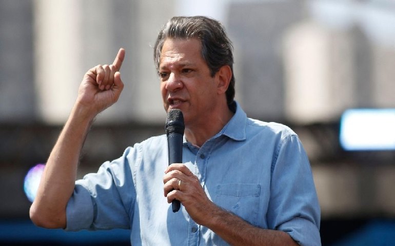 Haddad diz que continuará negociando com a Câmara para votar PEC nesta semana