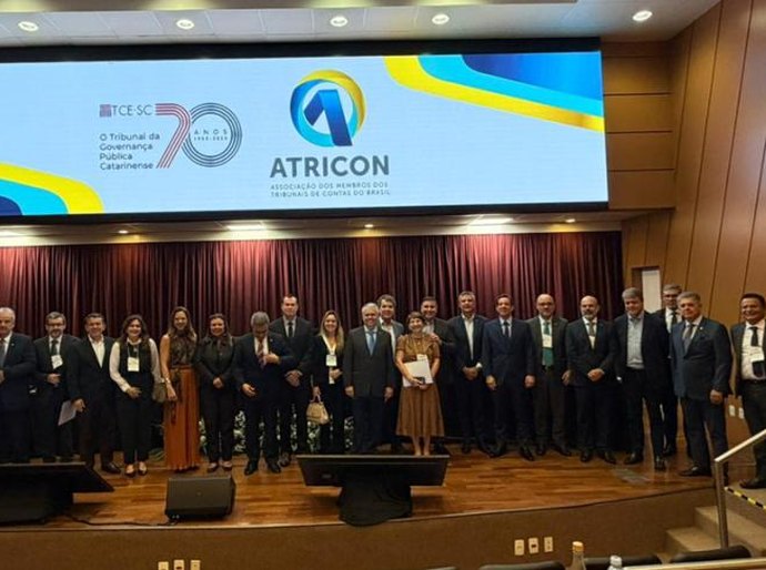 Conselheiro Otávio Lessa participa de reunião técnica da Atricon no TCE/SC