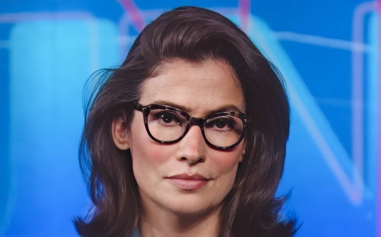 Renata Vasconcellos, apresentadora do ‘Jornal Nacional’, curte férias no litoral