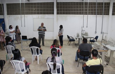 Parceria entre Prefeitura e Usina Coruripe leva capacitação para costureiras