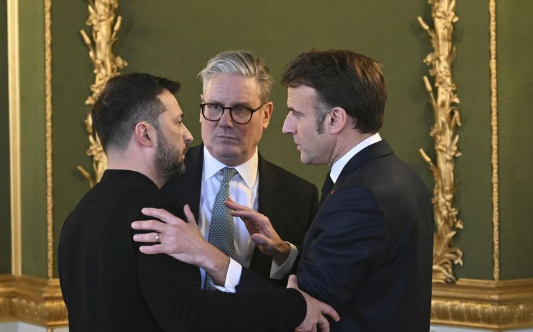 Político francês: líderes europeus e Zelensky estão desesperados com encontro entre Putin e Trump