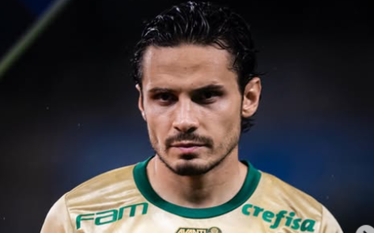 Raphael Veiga festeja fase vitoriosa do Palmeiras antes do Mundial: 'Cada vez mais preparado'