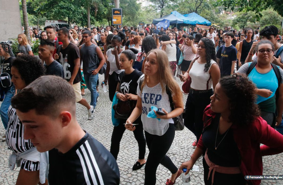 Estudantes Foto Fernando Frazão Agência Brasil