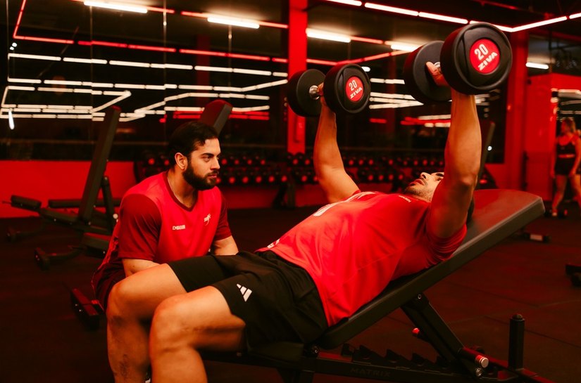 Carnaval chegou! Prepare-se com dicas de alimentação e exercícios para curtir com energia e disposição