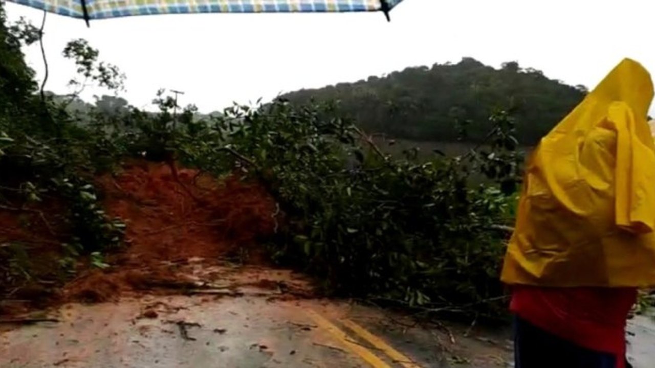 Chuvas intensas provocam alagamentos e deslizamentos na Zona da Mata e Litoral