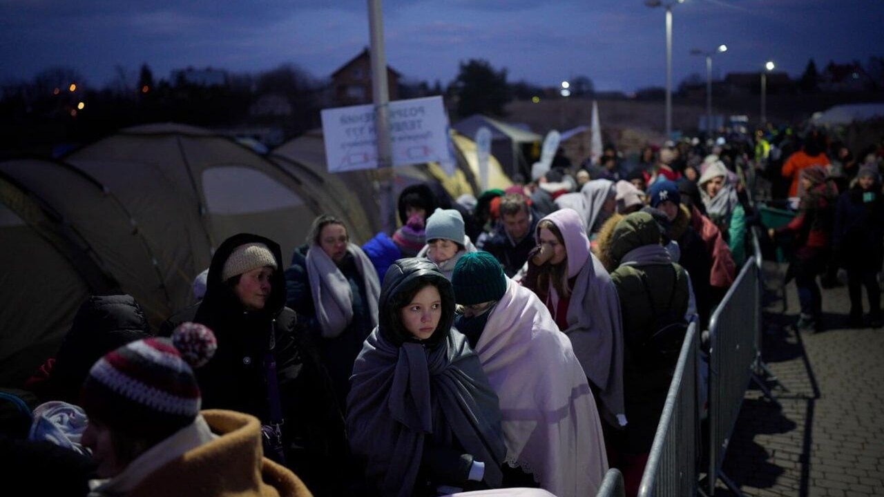 UE considera revisão do apoio a refugiados ucranianos, diz mídia