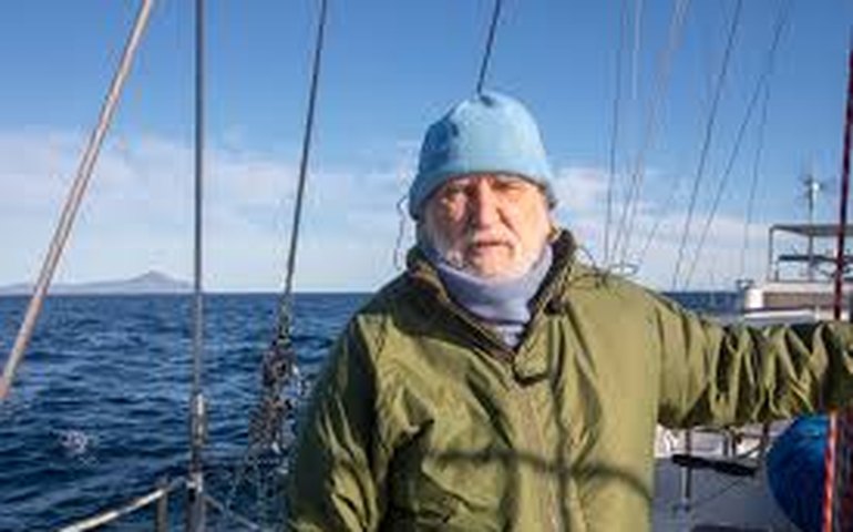 Missão cumprida: Belov vence as águas geladas da Sibéria e desembarca na Bahia sob aplausos