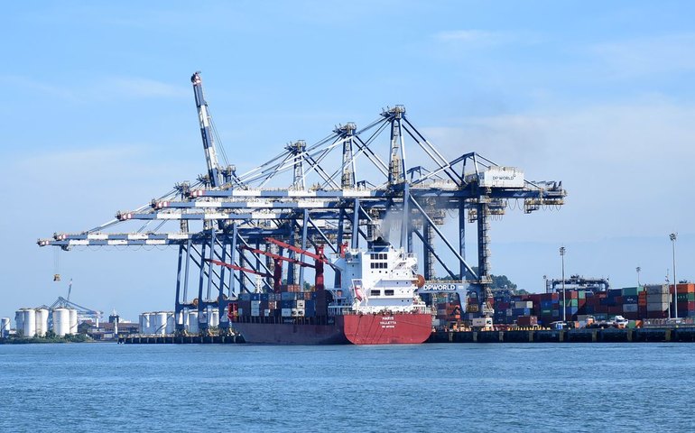 Balança comercial tem superávit recorde de US$ 8,959 bi em outubro