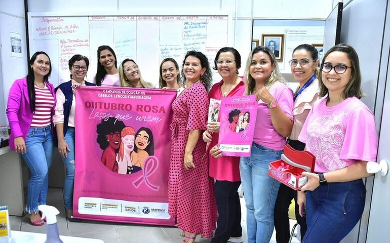 Entrega de perucas e apresentações culturais marcam enceramento do Outubro Rosa em Arapiraca