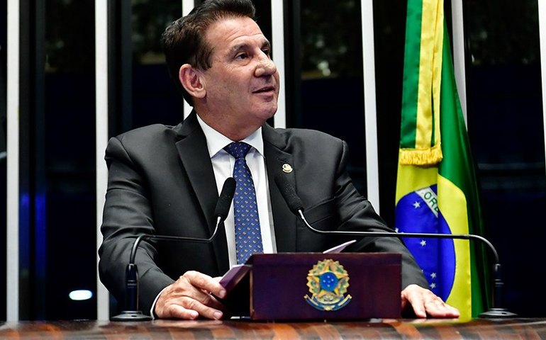 Vanderlan celebra aprovação texto que compensa ICMS a estados e municípios