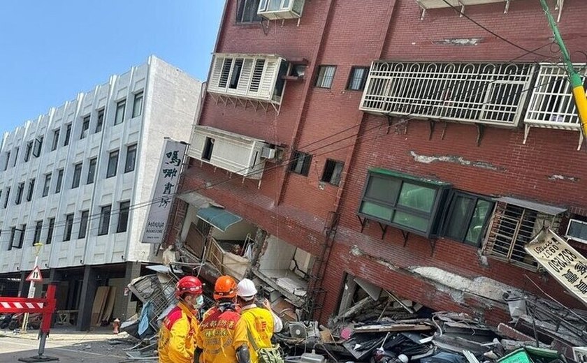 Taiwan: equipes de resgate procuram sobreviventes após terremoto