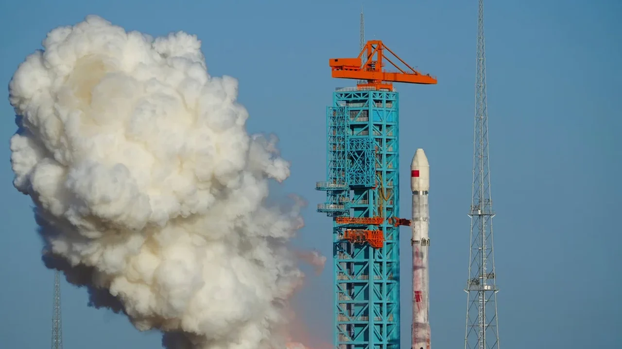 China recupera com sucesso, pela primeira vez em terra, um estágio de foguete.