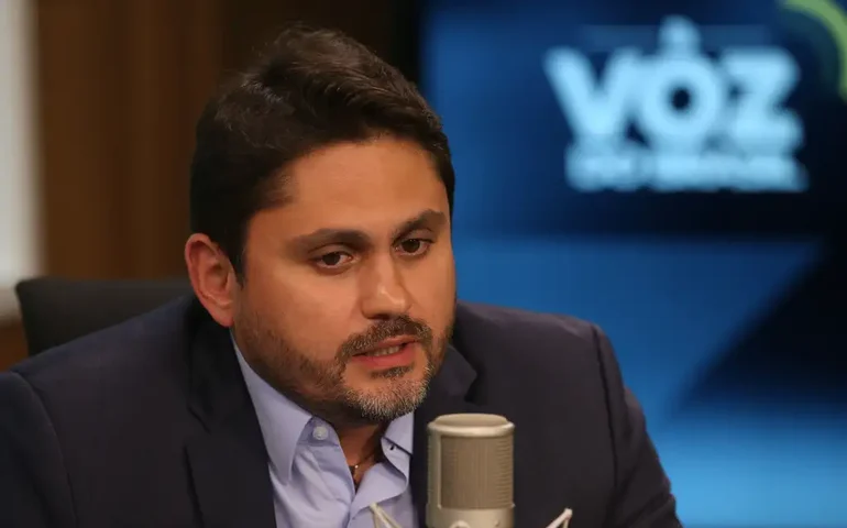 Juscelino Filho pede demissão do cargo de ministro das Comunicações