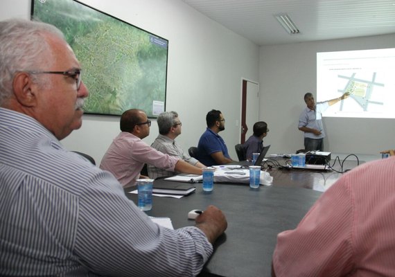 Rogério define prioridades na realização de obras para o Centro de Arapiraca