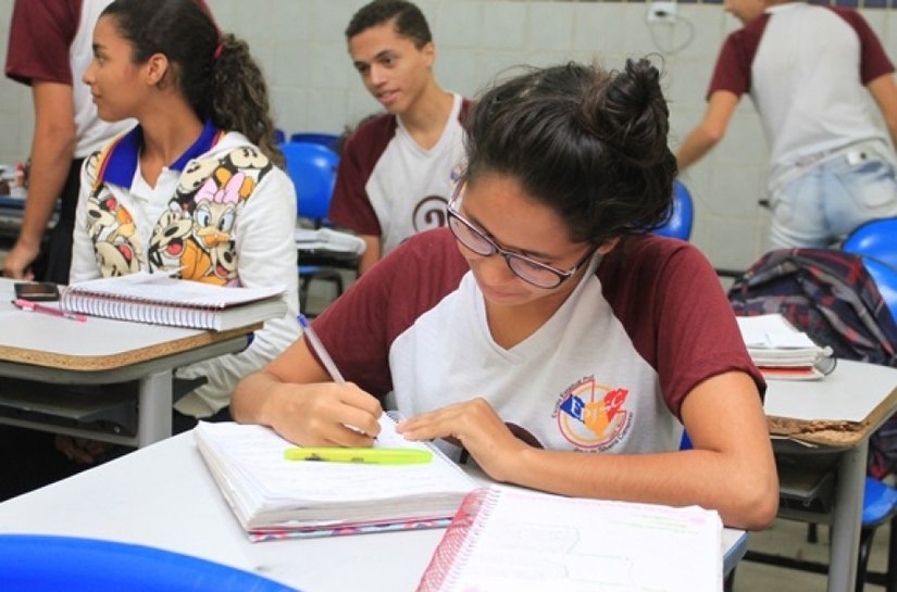 Estudantes da rede estadual participam da 2ª fase da Olimpíada de História de AL