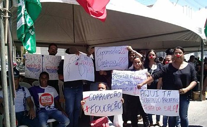 Servidores estaduais ameaçam greve geral caso não sejam recebidos pelo Governador