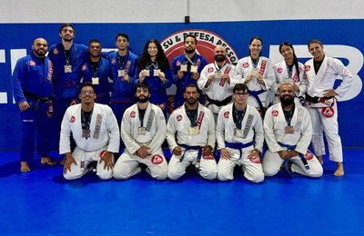 Atletas arapiraquenses conquistam pódio no Campeonato Alagoano de Jiu-Jitsu em Maceió