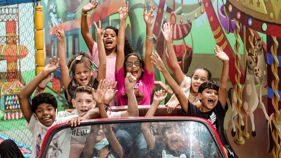 Comemoração das escolas campeãs do Concurso de Quadrilha é marcada por música e diversão