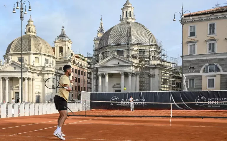 Djokovic anima fãs em treino antes do Masters 1000 de Roma