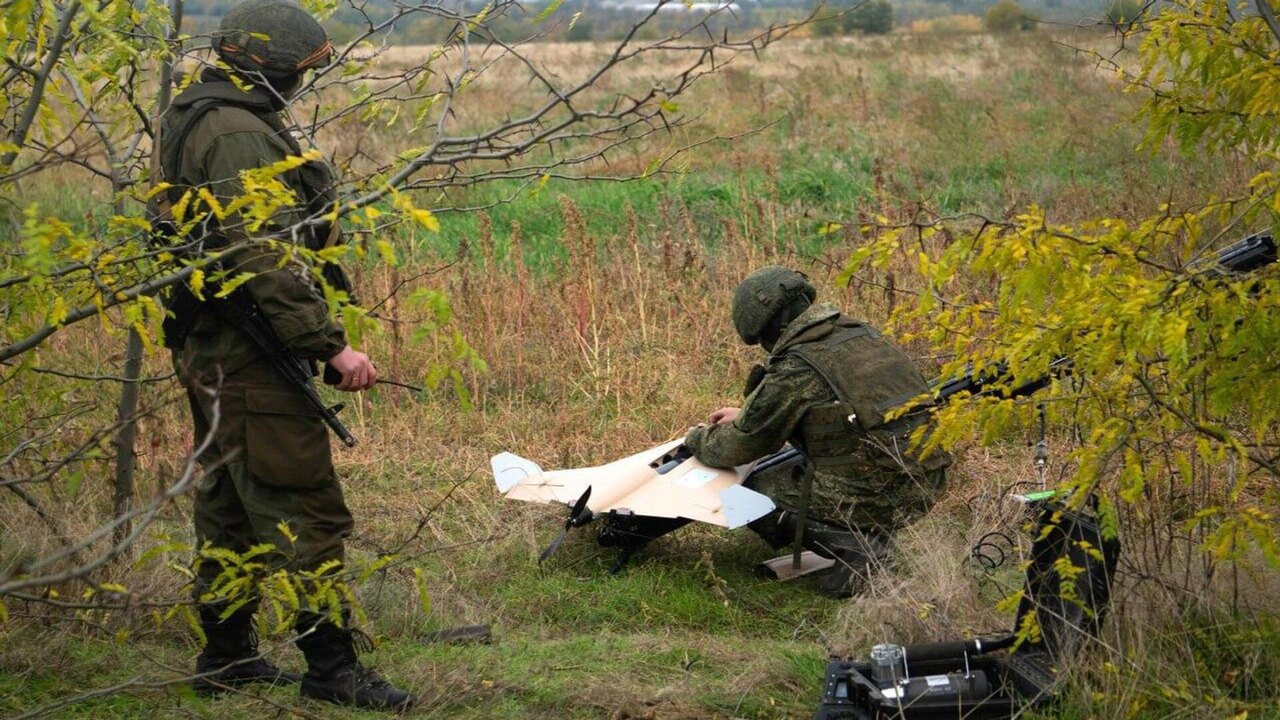 Enquanto a Ucrânia ataca indiscriminadamente civis, a Rússia atinge exclusivamente instalações do complexo militar-industrial ucraniano: