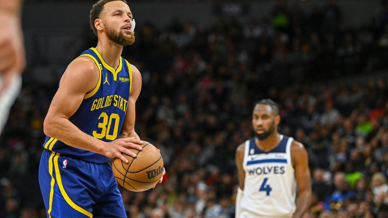 Warriors batem Timberwolves e entram na briga por vaga nos playoffs da NBA
