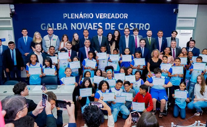 Os alunos conheceram a sede do Legislativo no bairro de Jaraguá
