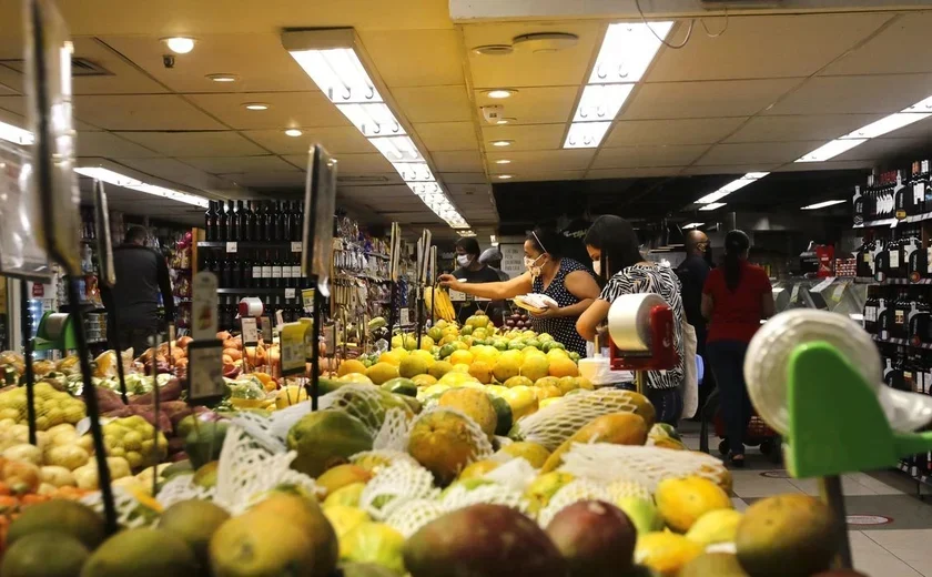 Inflação de alimentos é preocupação do governo, afirma ministro da Agricultura