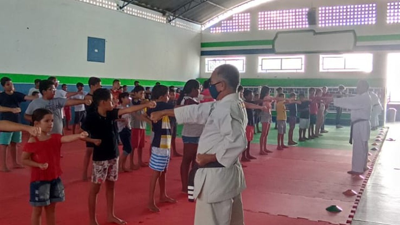 Projeto Karatê nas Escolas beneficia mais de 300 alunos da rede pública de Palmeira dos Índios