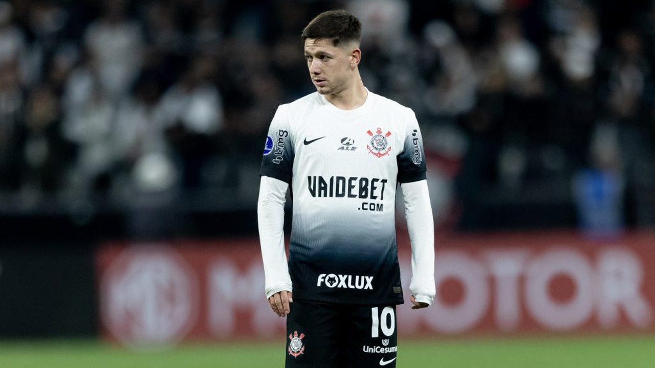 Jogador do Corinthians se vê como Messi e ganha fama polêmica nos bastidores