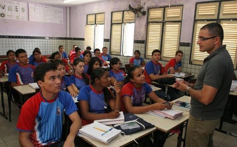 Educação convoca 244 monitores para a rede estadual