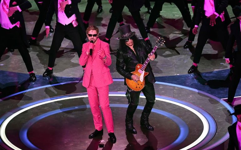 'IM Just Ken': em perfomance elaborada, Ryan Gosling se apresenta no Oscar 2024