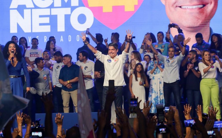 ACM Neto diz que vai se manter longe da disputa nacional e falar ‘com todo mundo’