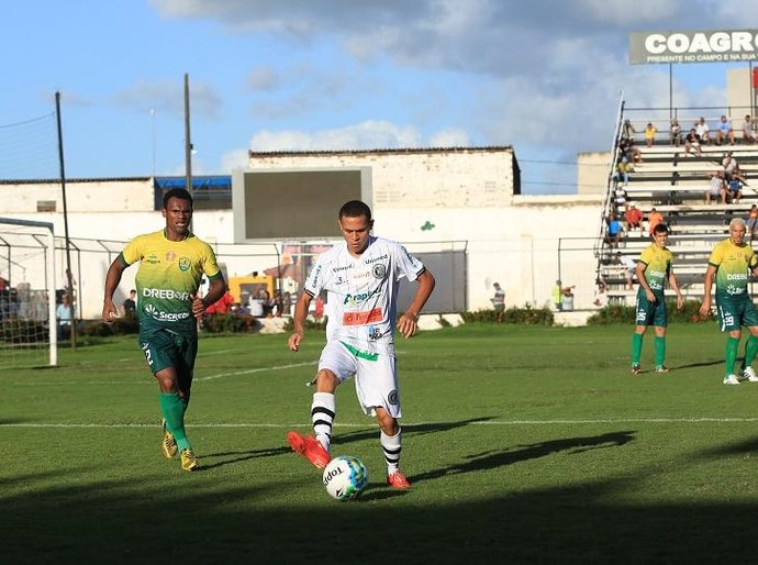 João Paulo é o destaque alvinegro na seleção da sexta rodada da Série C