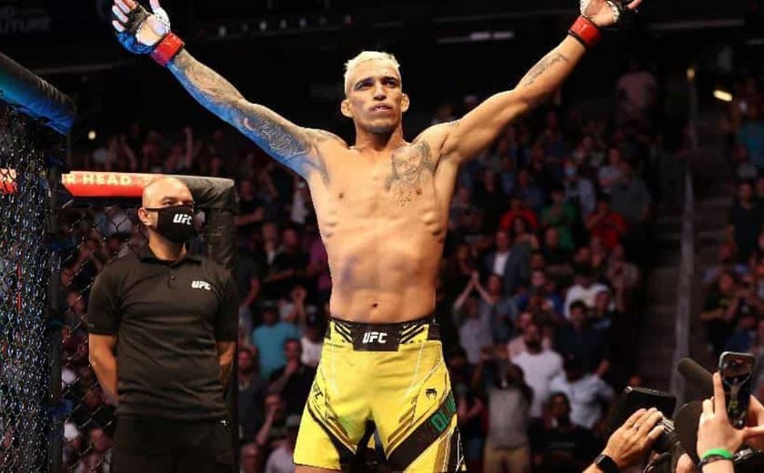 Charles do Bronx nocauteia americano e conquista o cinturão peso-leve do UFC