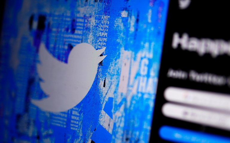 Felipe Neto, Shakira e outros famosos se recusam a pagar por selo azul no Twitter