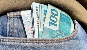 Dinheiro - Notas de 100 reais / Foto: Foto: Rafa Neddermeyer/Agência Brasil