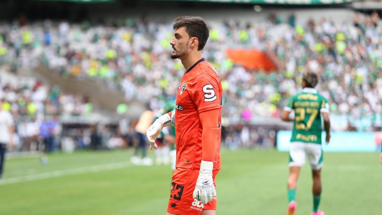 Rafael pega dois pênaltis, São Paulo bate o Palmeiras e conquista a Supercopa Rei