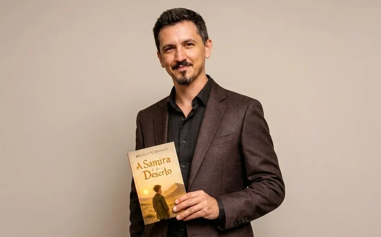 Poeta brasileiro que conquistou a Europa lança novo livro no Brasil