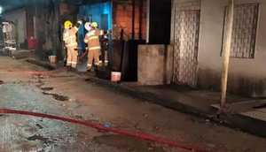 Residência fica destruída após ser atingida por incêndio em São Cristóvão / Foto: Foto: Divulgação/CBMSE