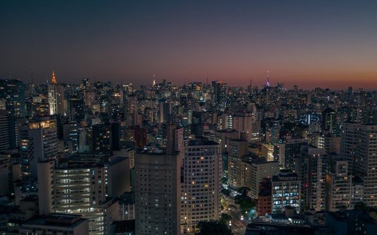 Chinês é perseguido e morto a tiros em rua da Liberdade, no centro de SP