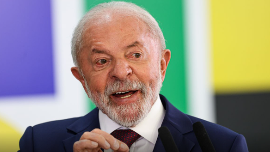 Lula volta a defender mandato para ministros do STF