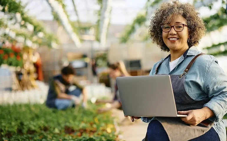 Governo do Brasil lança na COP30 plataforma digital que oferece crédito verde com juros reduzidos para pequenos negócios