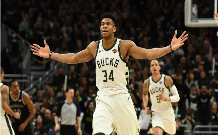 Antetokounmpo anota maior pontuação da carreira na NBA e lidera vitória dos Bucks
