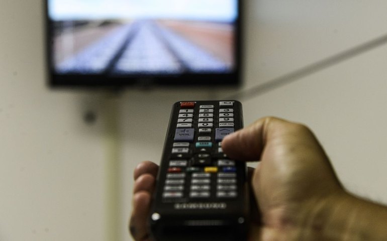 Anatel e Ancine fazem acordo para combater pirataria de fimes e séries