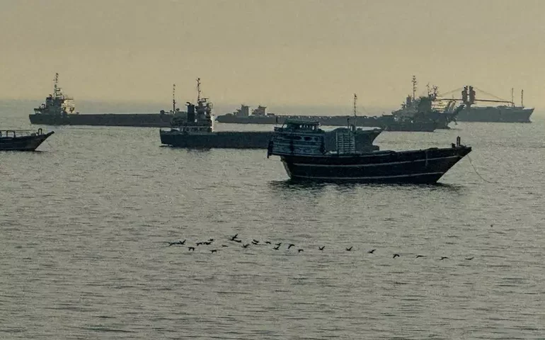 Irã estabelece zona de controle marítimo no Estreito de Ormuz