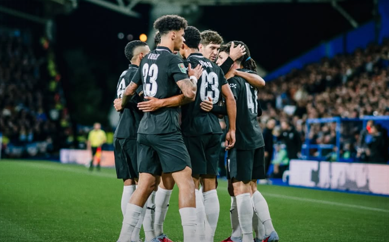 City desbanca rival da 3ª Divisão em dia de reservas e gol de Savinho na Copa da Liga Inglesa