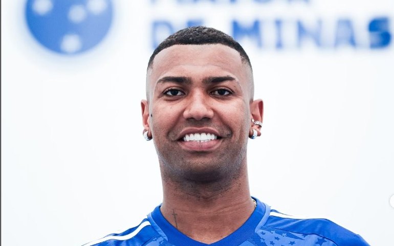 Cruzeiro anuncia Walace, volante que tinha acordo encaminhado com o Corinthians